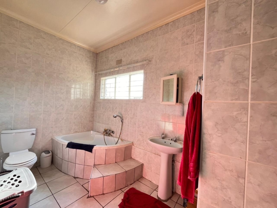 4 Bedroom Property for Sale in Protea Park North West
